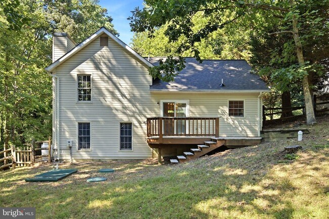 Building Photo - 427 Lessin Dr