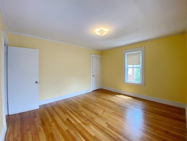 Building Photo - 9 Cresthill Rd