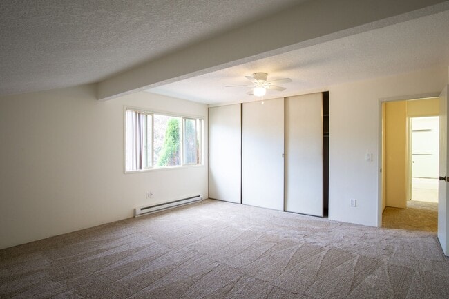 Building Photo - 9120 SW Becker Dr