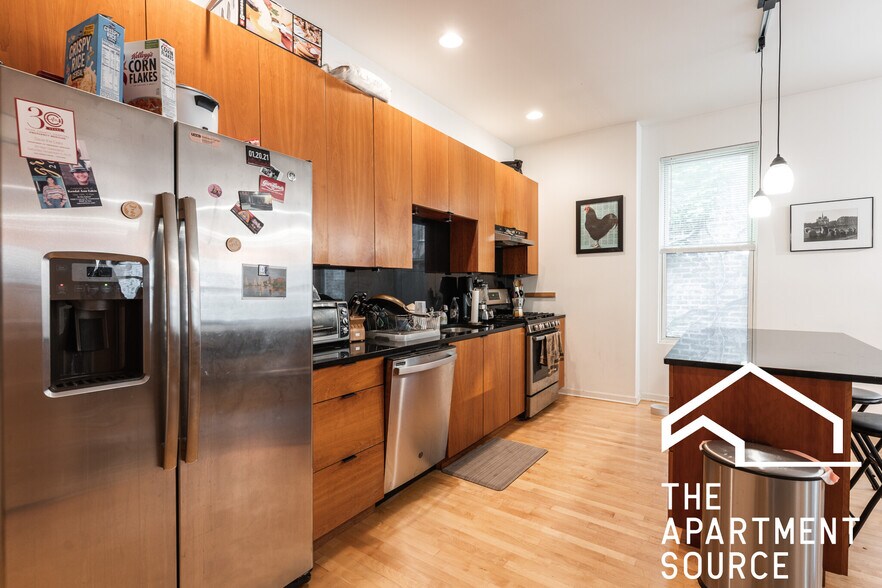 Building Photo - 1407 N Wicker Park Ave