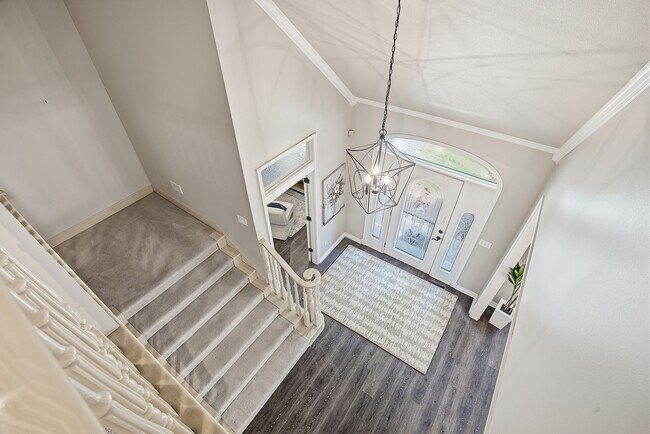 Building Photo - 408 W Fairway Ct