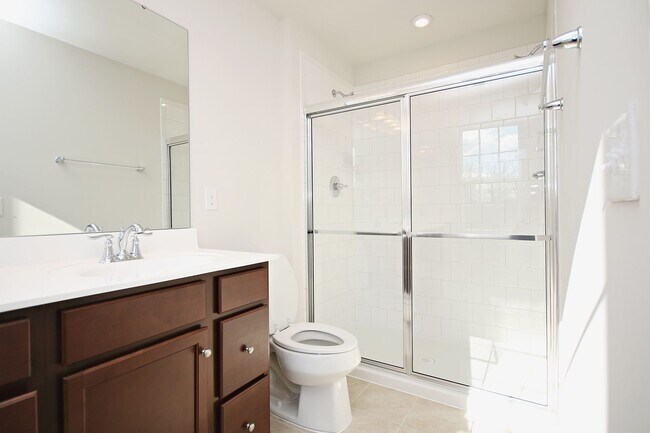 Building Photo - N. Albemarle Townhome Near NGIC/DIA/NGA