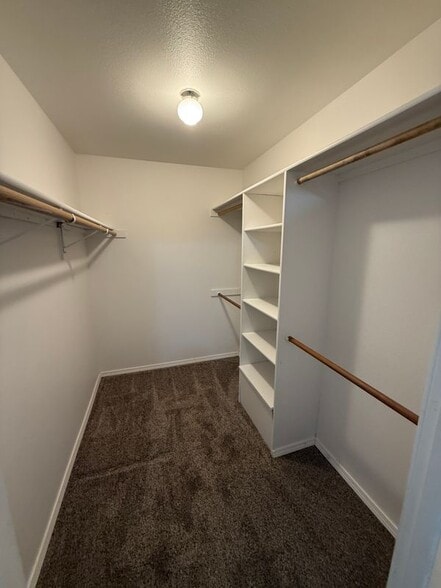 Building Photo - 553 S Workland Ln