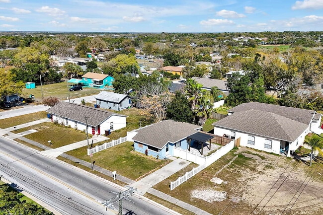 Building Photo - Prime Haines City Location | Move-In Ready 2BD/1BA Minutes from Hwy 27 | Section 8 Welcome