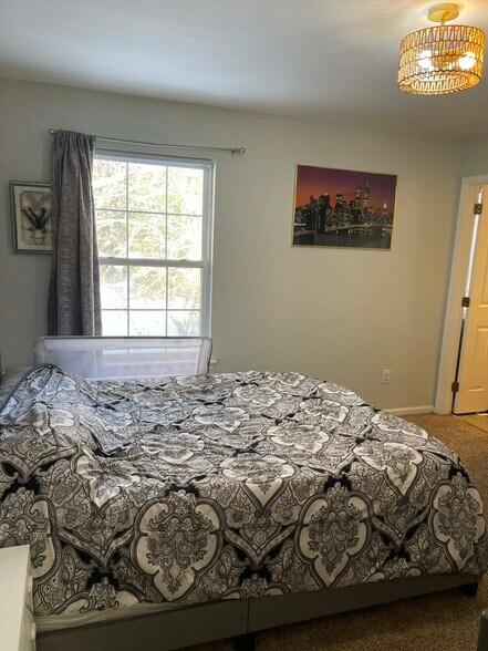 Building Photo - 620 Candlestick Ln