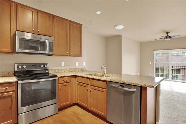 Building Photo - (11RO#401) Clocktower Condo - 1 bedroom, 1 bath.