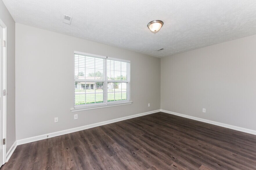 Building Photo - 2642 Weatherford St
