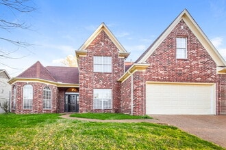 Building Photo - 10222 Green Moss Dr N