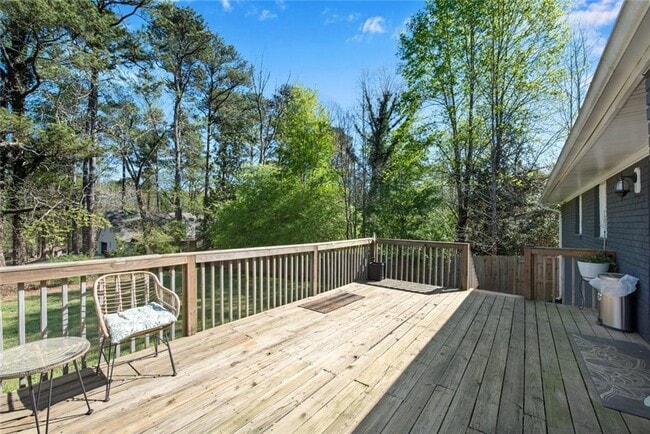 Building Photo - 3941 Forest Dr