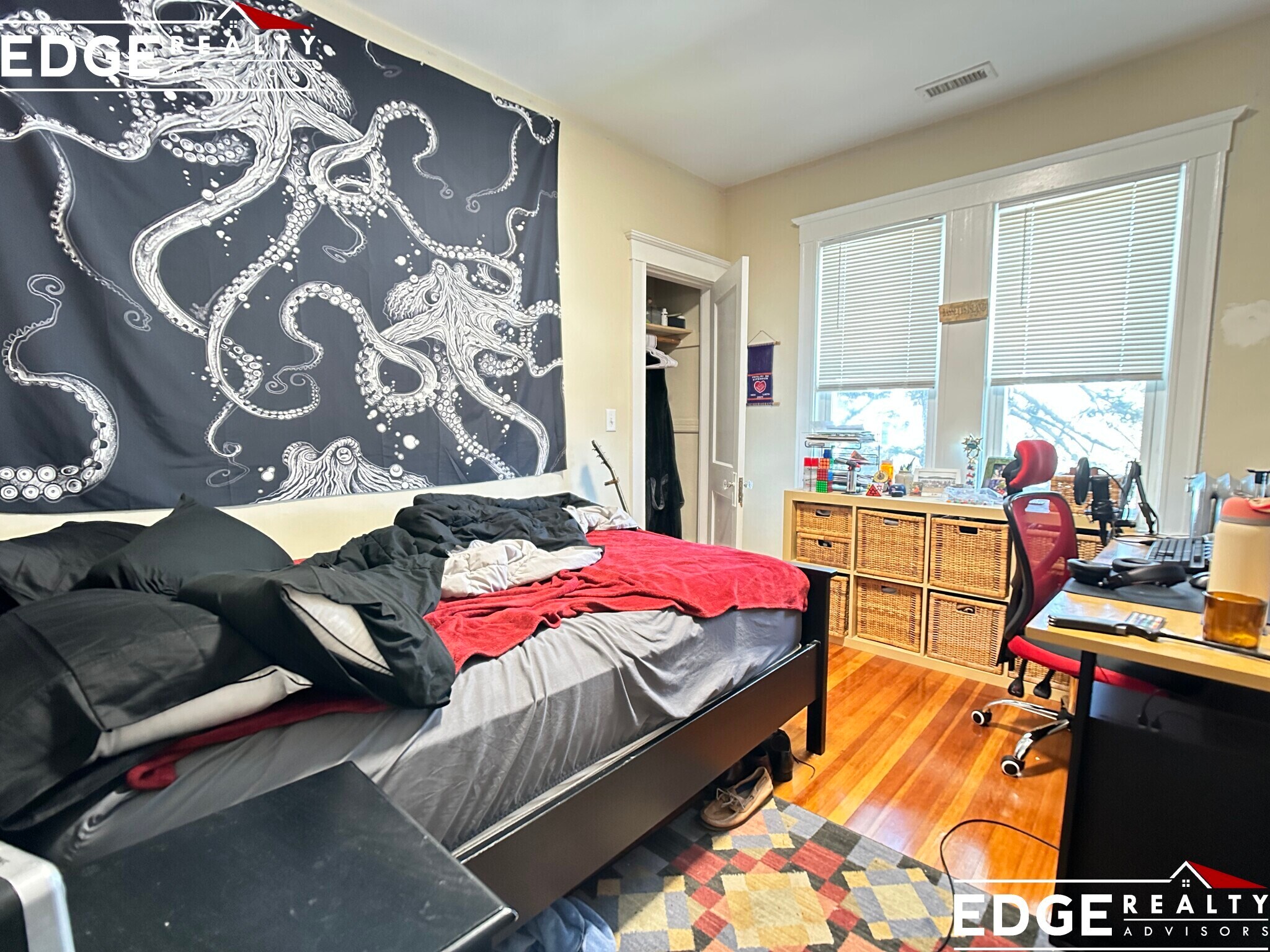 Building Photo - 9 Glenley Ter