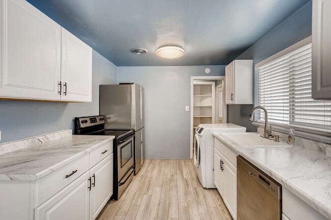 Building Photo - 3740 S Delaware St