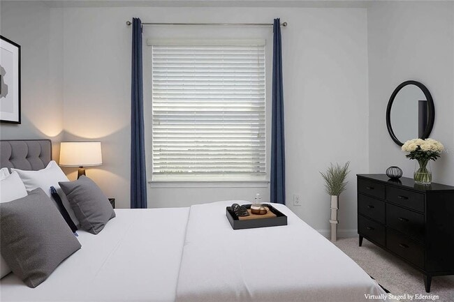 Building Photo - 11737 Brookside Dr