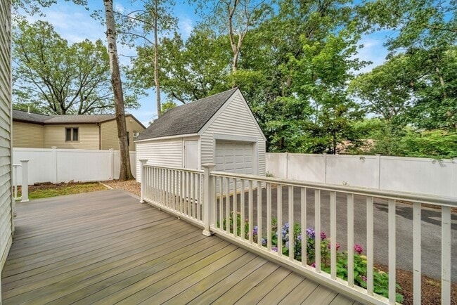 Building Photo - 3 Highet Ave