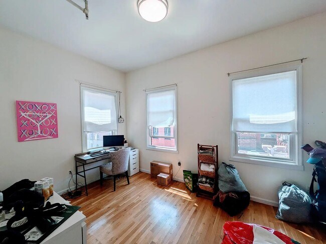 Building Photo - 62 4th St
