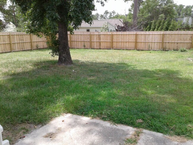 Building Photo - 211 Teakwood