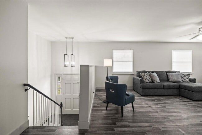 Building Photo - 9121 Potomac Dr