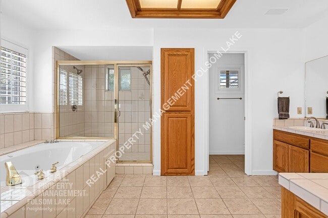 Building Photo - Beautiful 4bd 3ba home in Los Cerros Neigh...