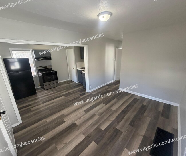 Building Photo - Hot Offer: $997 Rent for Your First 6 Months!
