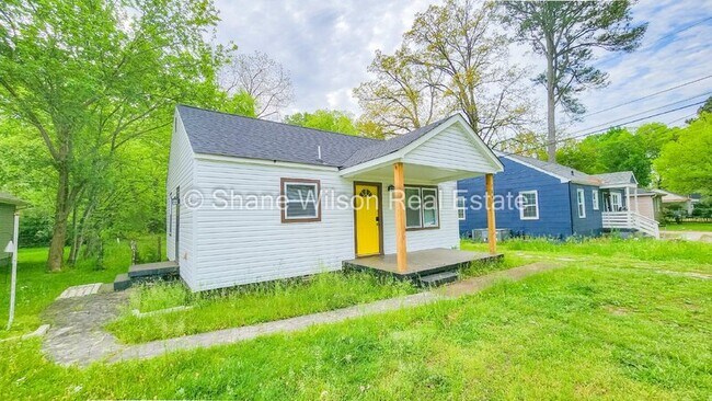 Building Photo - 700 N Moore Rd