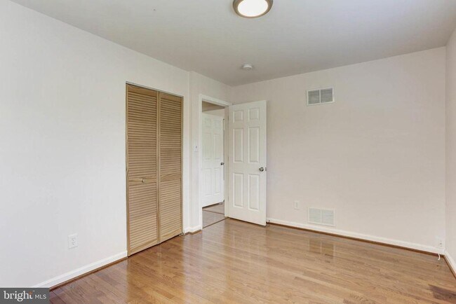 Building Photo - 11821 Charen Ln