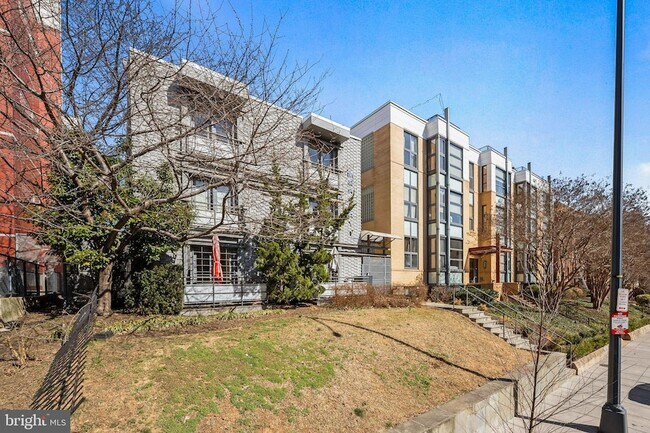 Building Photo - 1439 Chapin St NW