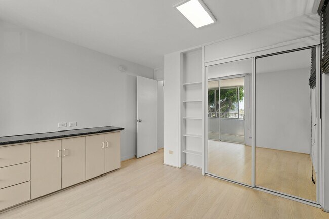 Building Photo - The Barclay 2bd/2ba/1pkg
