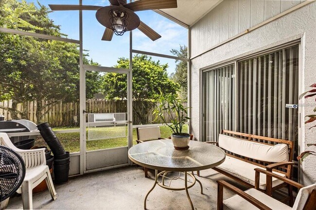 Building Photo - 805 Lewis Pl