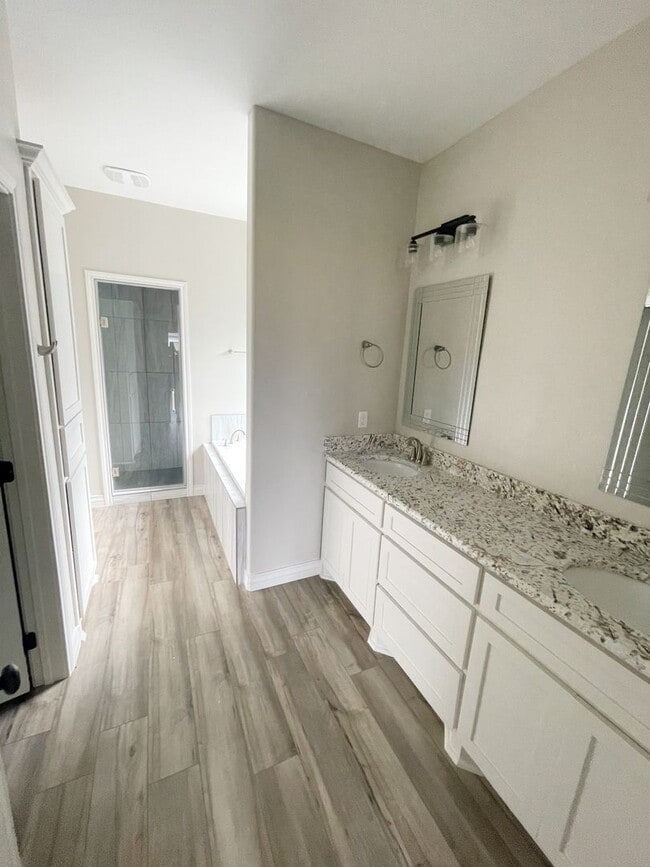 Building Photo - New Construction Home Move in Ready!