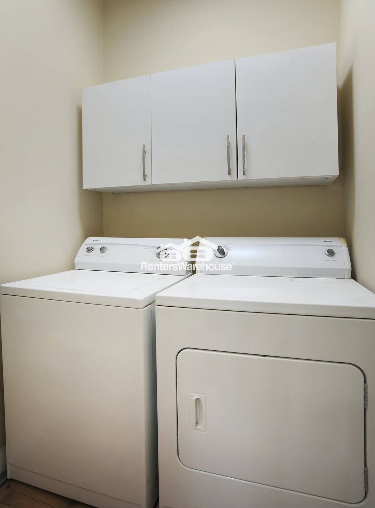 Building Photo - 1704 Belle Isle Cir NE