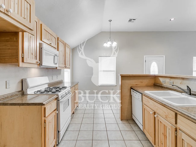 Building Photo - 1201 Stansell Dr