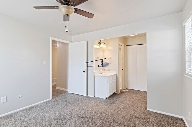 Building Photo - 77 Pheasantbrook Cir