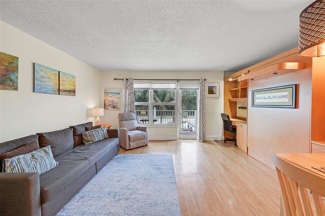 Building Photo - 3000 E Sunrise Blvd