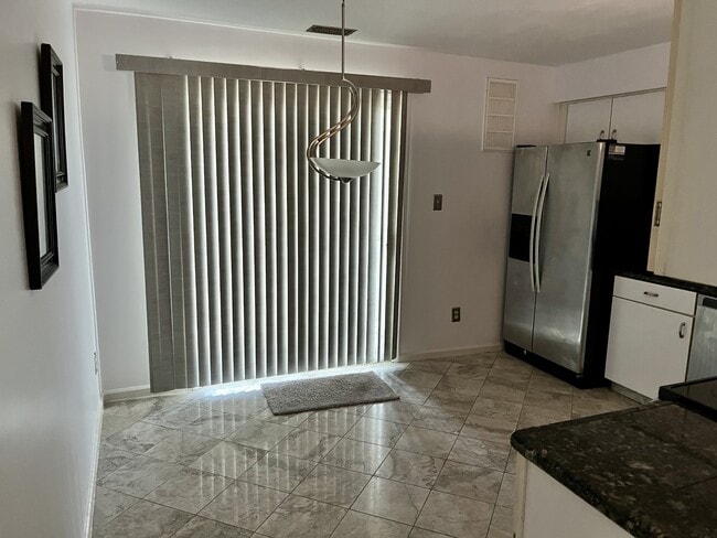 Building Photo - 415 Seahorse Run