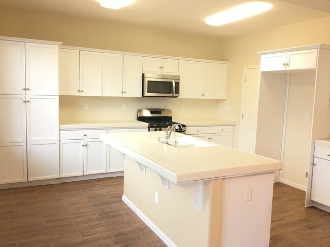 Building Photo - 7426 E Redlands Ave.