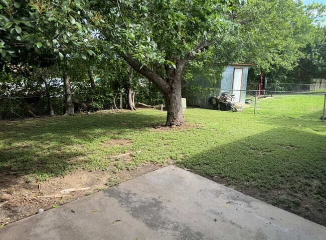 Building Photo - 115 Stubblefield Dr