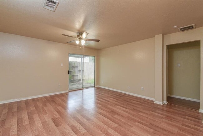 Building Photo - 19423 Ambrosia Falls Dr
