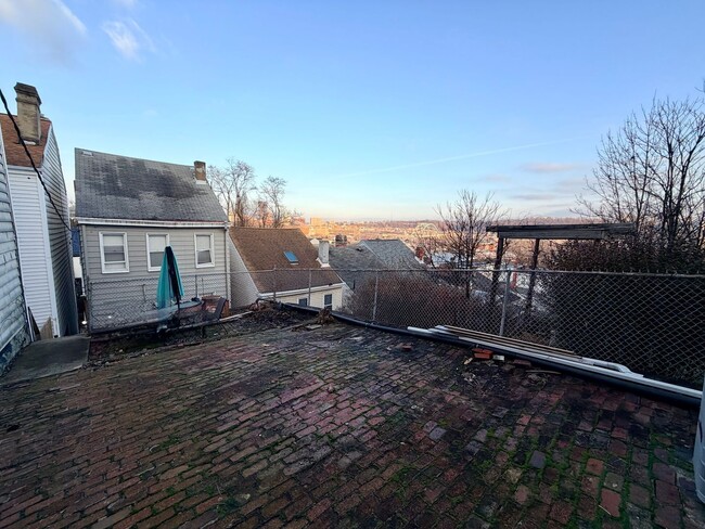 Building Photo - 19 Kosciusko Way