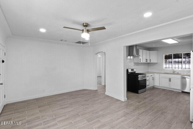 Building Photo - 3605 Taylor Ave