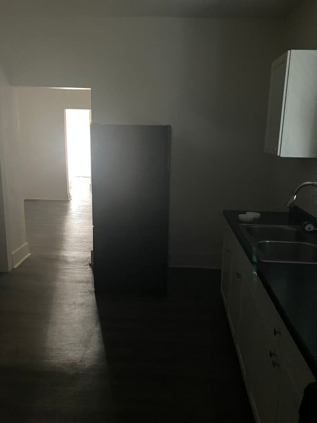 Building Photo - 803 E Washington St