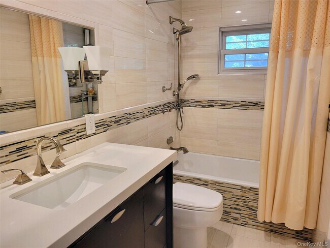 Building Photo - 650 Prescott Pl