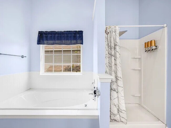 Building Photo - 135 Elba Dr