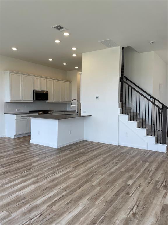 Building Photo - 5531 Holly Hvn Ct