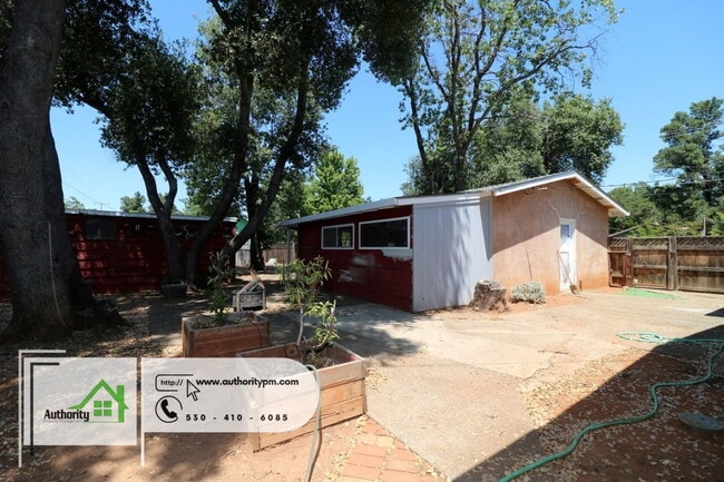 Building Photo - 1848 Shady Ln