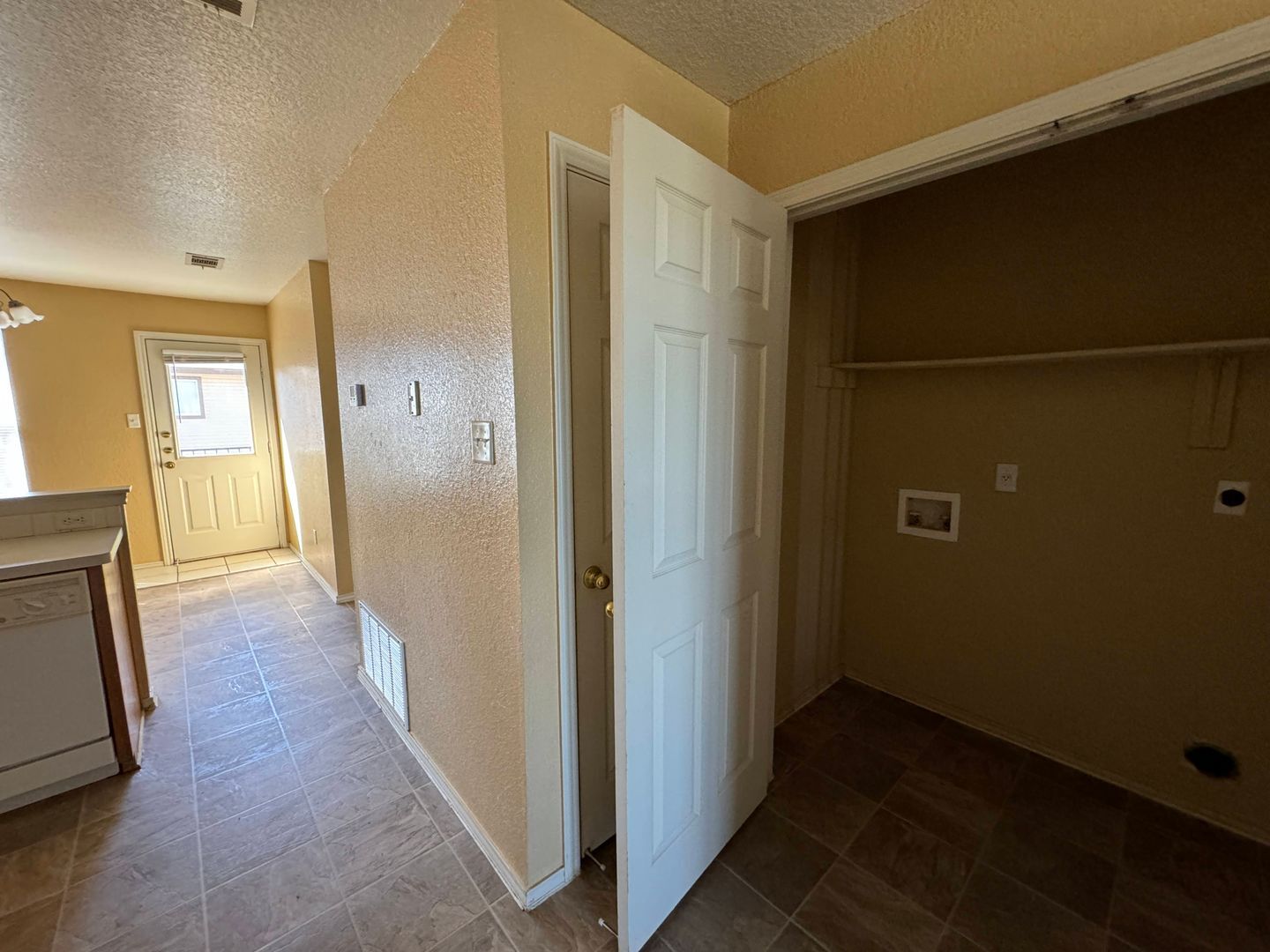 Building Photo - 3203 Toledo Dr