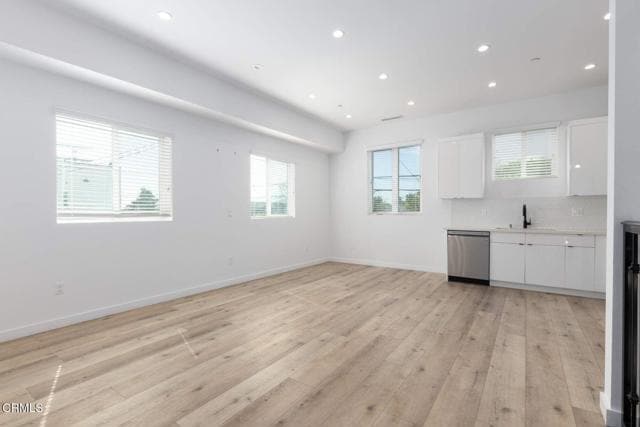 Building Photo - 4179 Normandie Ave