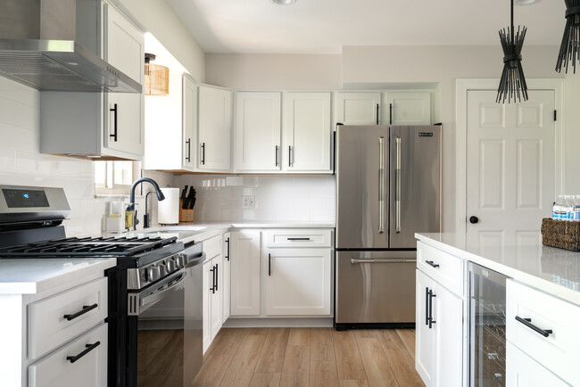 Fully stocked gorgeous kitchen - 7621 Central College Rd