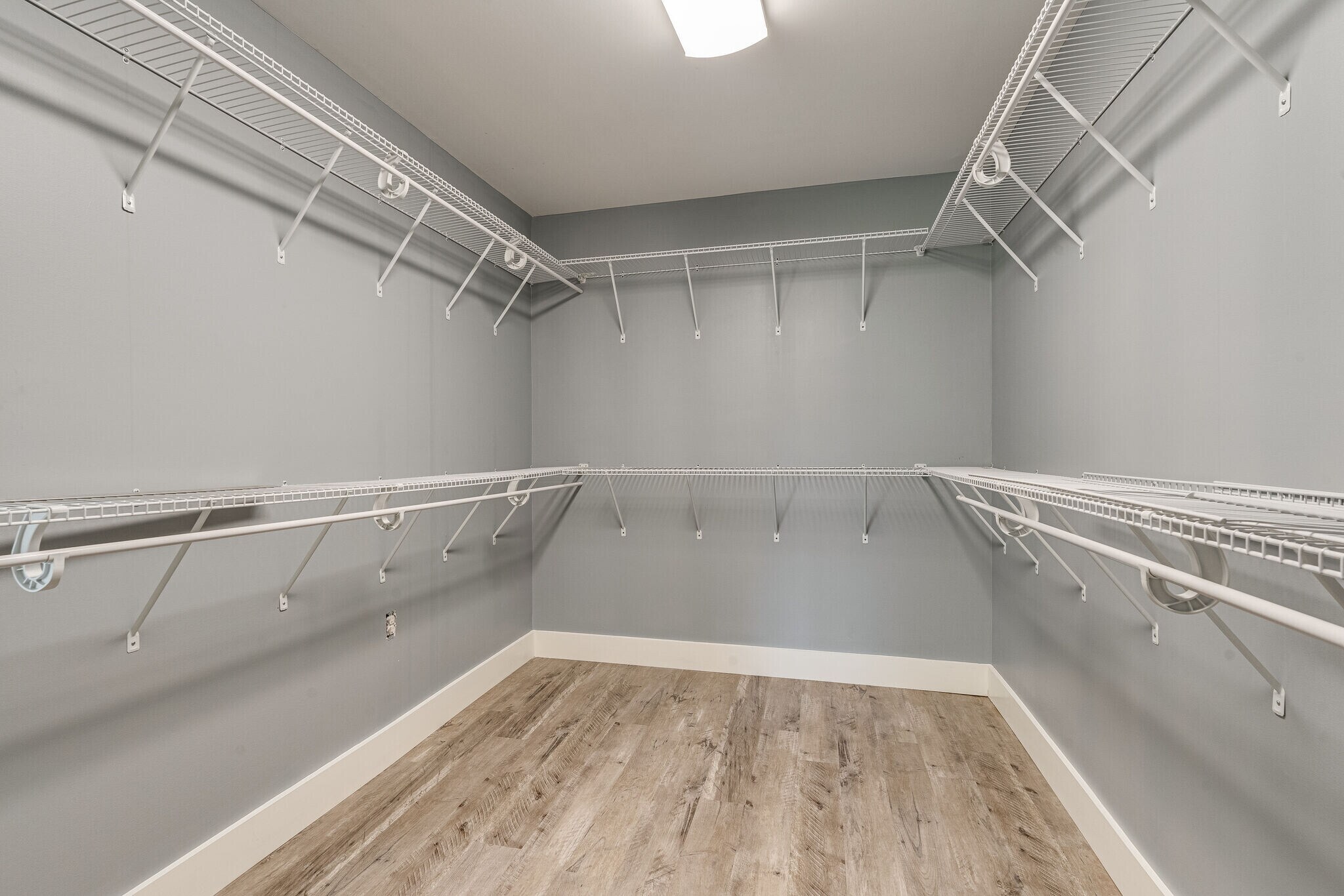 Building Photo - 279 Stones River Rd