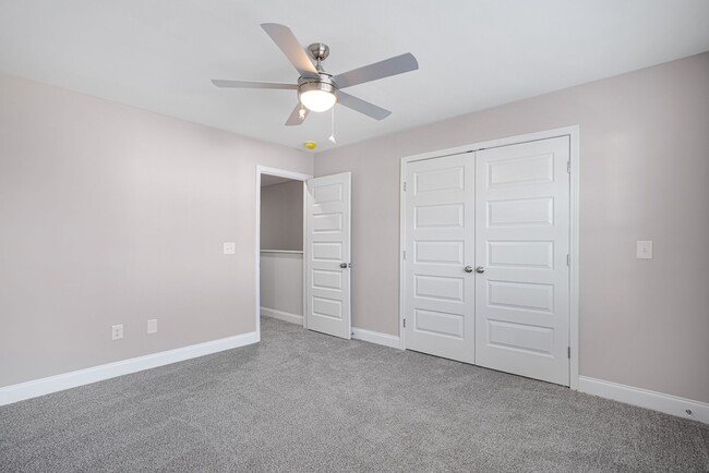 Building Photo - 22 Highland Blf Wy