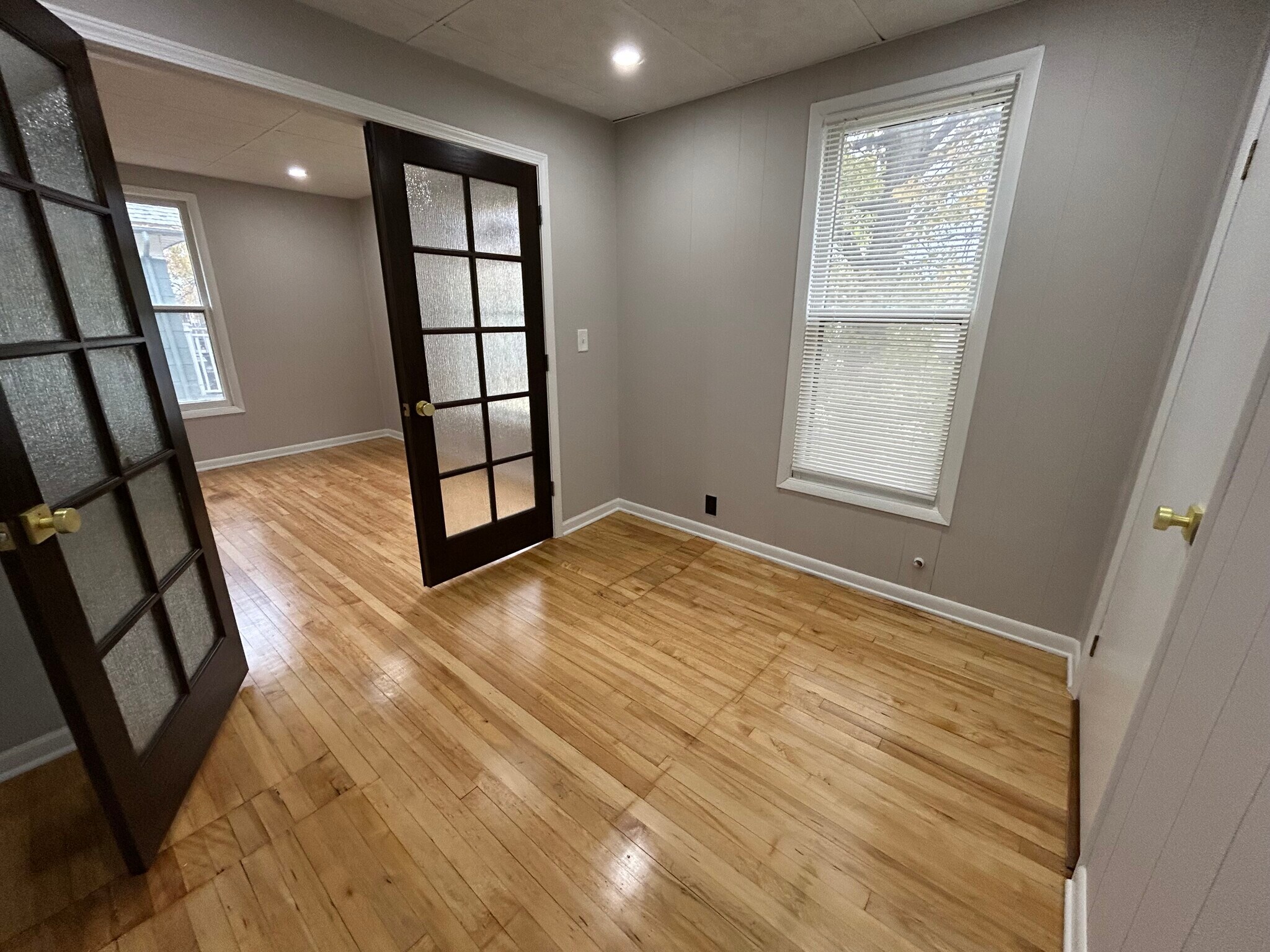 Building Photo - 512 8th Ave NE