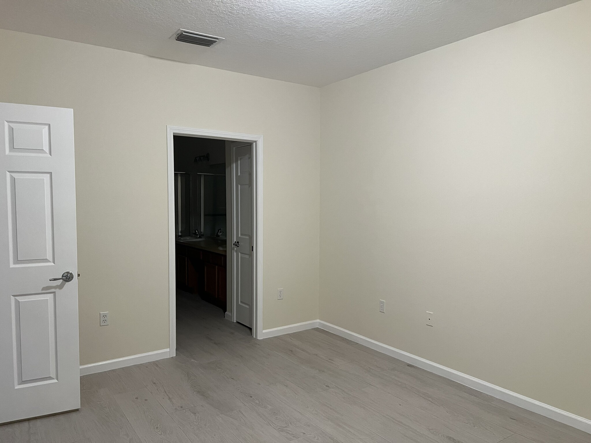 Building Photo - 2128 River Turia Cir